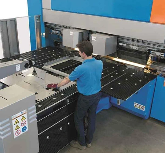 オペレータのためのパネルベンダー安全のヒント